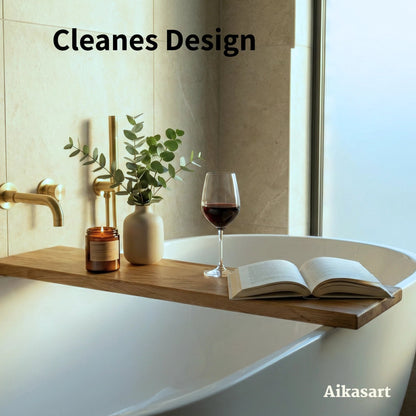 Cleane Badewannenablage auf freistehender Badewanne mit Weinglas, Buch und Eukalyptus